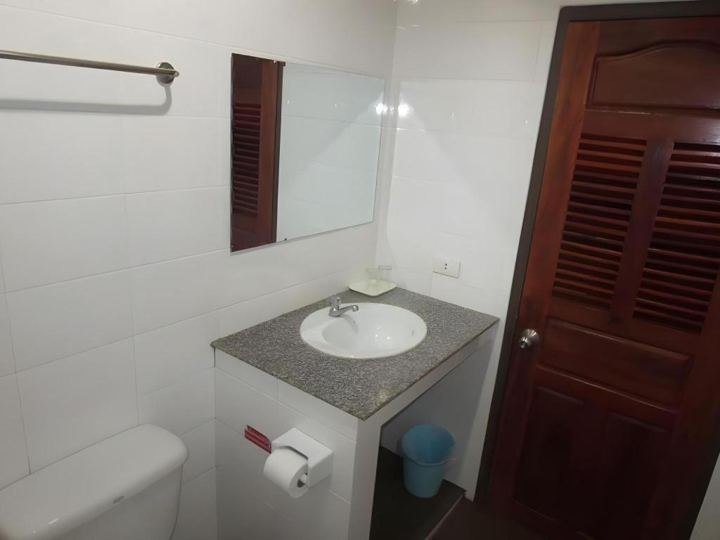 Chaleunehoung Hotel В'єнтьян Екстер'єр фото